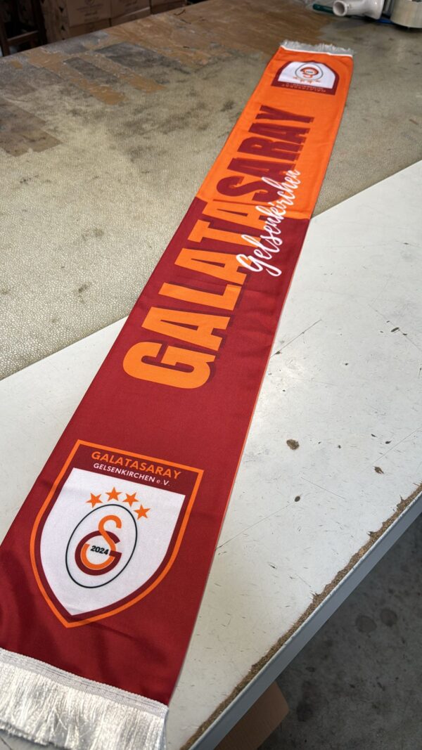 Galatasaray Gelsenkirchen e.V. Özel Atkısı – Gururla Destekle!